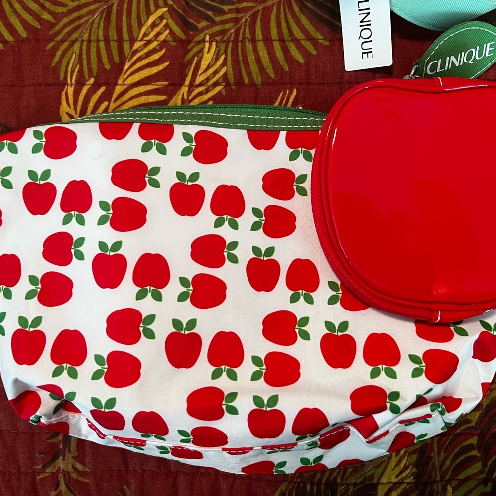 Clinique 2 Piece Make Up Bag Set 🍎